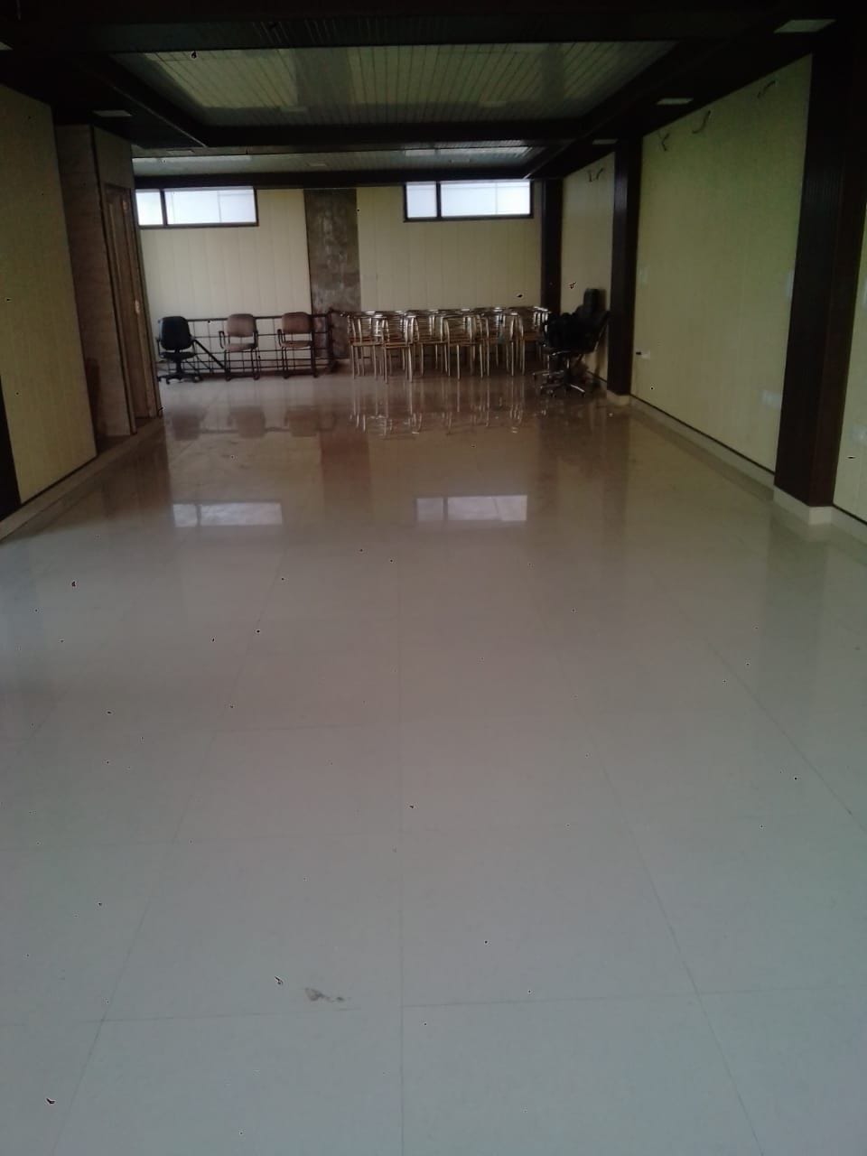 Semi furnished commercial space for shop